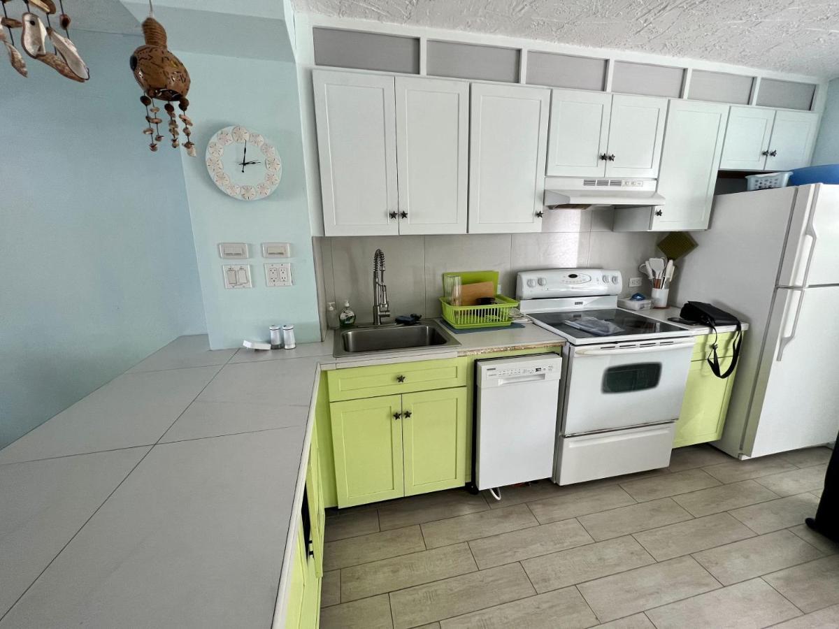 Sunny Villa In The Marina - Excellent Water Views Jolly Harbour Exteriör bild