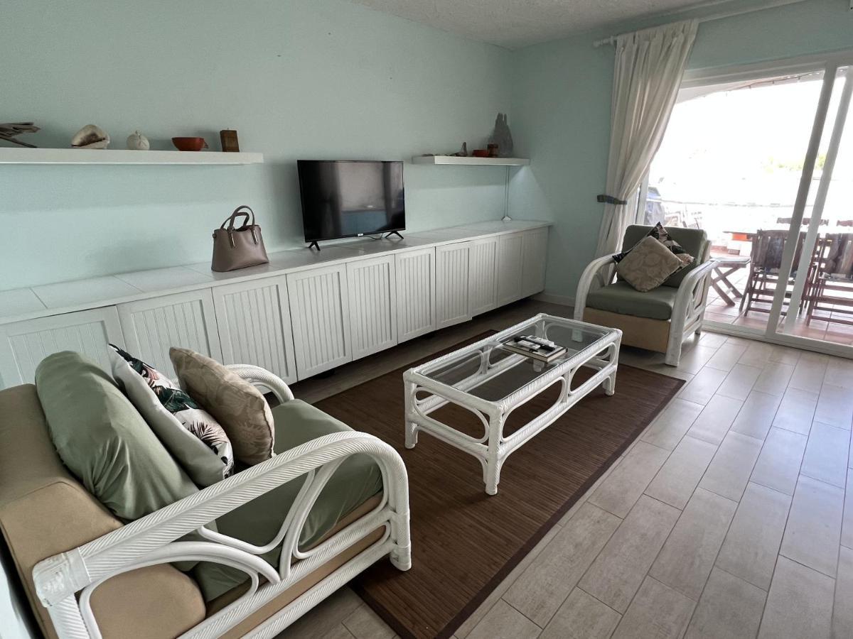 Sunny Villa In The Marina - Excellent Water Views Jolly Harbour Exteriör bild